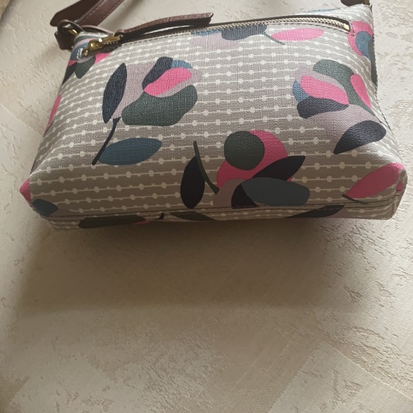 Fossil Crossbody Bag - Picture 7 of 10